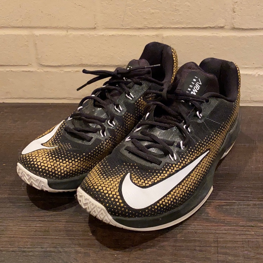 Nike Air Max Infuriate Basketball Shoes